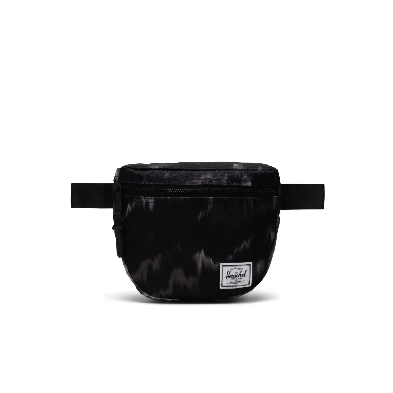 Settlement Hip Pack (Blurred Ikat Black)