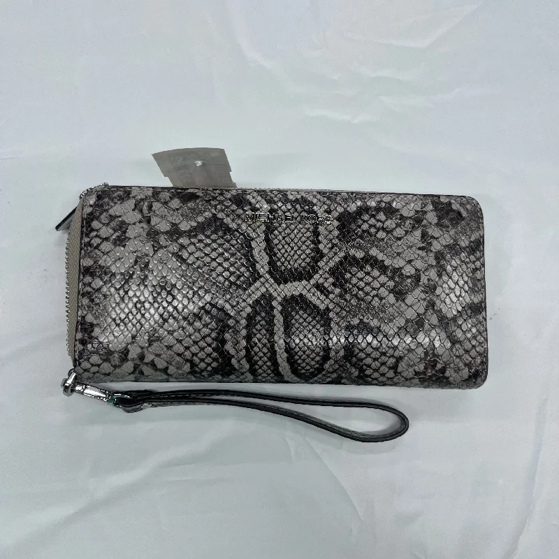 Wallet Designer By Michael Kors  Size: Large